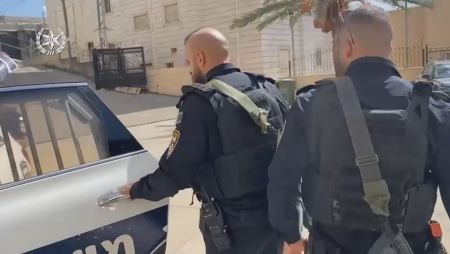 اعتقال مواطن من قرية نحف بشبهة دعم غزة
